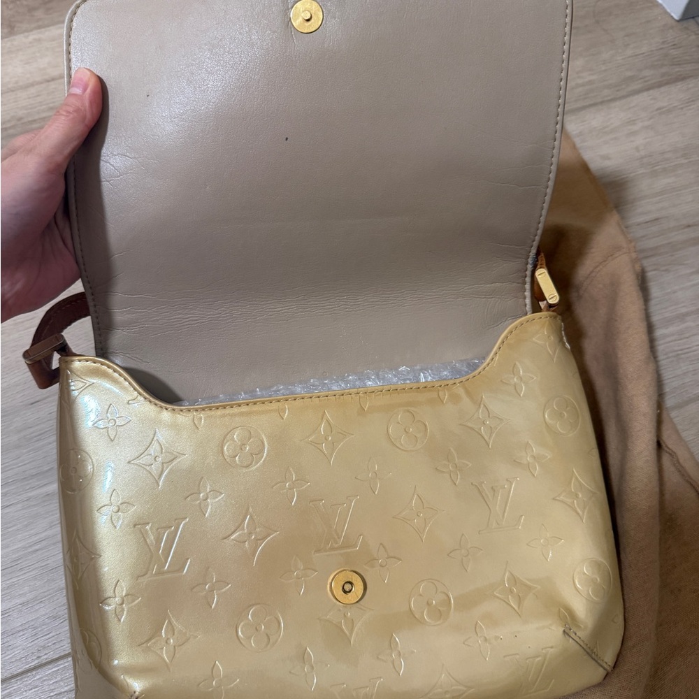 Louis Vuitton Tan Monogram Shoulder Bag - Picture 4 of 7